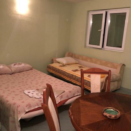 Leni Apartmani Dobre Vode 도브라 보다 외부 사진