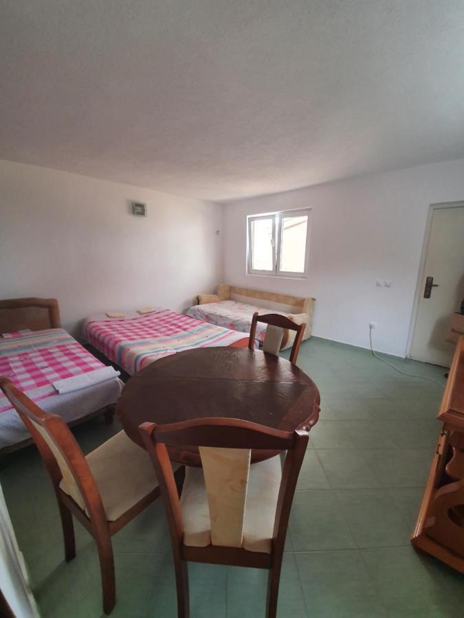 Leni Apartmani Dobre Vode 도브라 보다 외부 사진